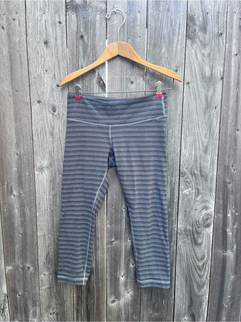Women’s lululemon cropped leggings